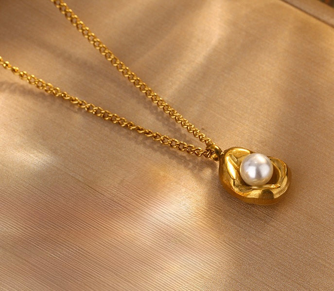 Elegant Center-Pearl Necklace